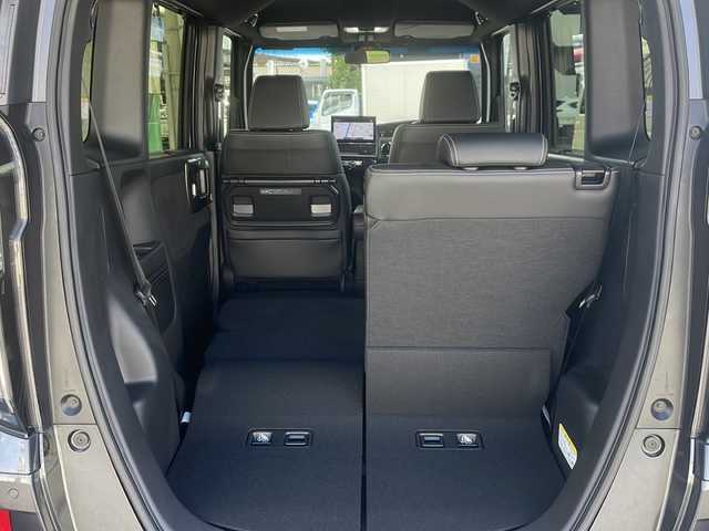 ホンダ Ｎ ＢＯＸ カスタム L ターボ 東京都 2023(令5)年 0.6万km メテオロイドグレーメタリック Gathersナビ　型式：LXU-237NBi/【Bluetooth/TV/DVD/CD/SD】/バックカメラ/ETC/衝突軽減ブレーキ/レーンキープアシスト/クリアランスソナー/レーダークルーズコントロール/電動パーキングブレーキ/両側パワースライドドア/D/N席シートヒーター/プッシュスタート/スマートキー×2/パドルシフト/LEDオートライト