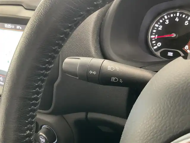 クライスラー・ジープ ジープ レネゲード リミテッド 熊本県 2020(令2)年 1.1万km ブラック ・ワンオーナー/・スマートキー/・プッシュスタート/・自動緊急ブレーキ/・レーンセンス/・パークセンス/・ブラインドスポットモニター/・アダプティブヘッドライト/・クルーズコントロール(追従式)/・黒革シート/・前席パワーシート/・前席シートヒーター /・ハンドルヒーター /・純正メモリナビ/　【BT・USB・AUX・AppleCarPlay・AndroidAuto】/・フルセグTV/・バックカメラ/・ETC/・ドライブレコーダー(前後録画)/・LEDヘッドランプ/・LEDフォグランプ/・純正マット/・純正バイザー