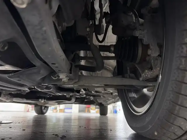 ホンダ Ｎ ＢＯＸ カスタム G L ターボ ホンダセンシング 三重県 2018(平30)年 4.7万km プレミアムホワイトパールⅡ ガソリン・ターボ/FF/MTモード付インパネCVT/純正 7インチナビ VXM-184VFi/（CD/DVD/FM/AM/TV/iPod/SD/USB/Bluetooth/AUX）/バックカメラ/両側パワースライドドア/ドライブレコーダー 前方/ビルトイン ETC/Honda SENSING/・衝突軽減ブレーキ［CMBS］/・車線維持支援システム［LKAS］/・アダプティブクルーズコントロール/・路外逸脱抑制機能/・標識認識機能/・先行車発進お知らせ機能/・VSA（ABS＆TRC＆横すべり抑制）/など/装備/・ハーフレザーシート/・オートエアコン/・オートライト/・LEDヘッドライト＆フロントフォグライト/・ステアリングスイッチ/・パドルシフト/・充電用USBジャック（2.5A急速充電対応）2ヶ＋入力用USBジャック1ヶ/・純正15inAW/・プッシュスタート/・スマートキーx1/など