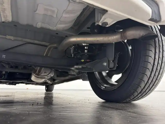 ホンダ Ｎ ＢＯＸ カスタム G L ターボ ホンダセンシング 三重県 2018(平30)年 4.7万km プレミアムホワイトパールⅡ ガソリン・ターボ/FF/MTモード付インパネCVT/純正 7インチナビ VXM-184VFi/（CD/DVD/FM/AM/TV/iPod/SD/USB/Bluetooth/AUX）/バックカメラ/両側パワースライドドア/ドライブレコーダー 前方/ビルトイン ETC/Honda SENSING/・衝突軽減ブレーキ［CMBS］/・車線維持支援システム［LKAS］/・アダプティブクルーズコントロール/・路外逸脱抑制機能/・標識認識機能/・先行車発進お知らせ機能/・VSA（ABS＆TRC＆横すべり抑制）/など/装備/・ハーフレザーシート/・オートエアコン/・オートライト/・LEDヘッドライト＆フロントフォグライト/・ステアリングスイッチ/・パドルシフト/・充電用USBジャック（2.5A急速充電対応）2ヶ＋入力用USBジャック1ヶ/・純正15inAW/・プッシュスタート/・スマートキーx1/など