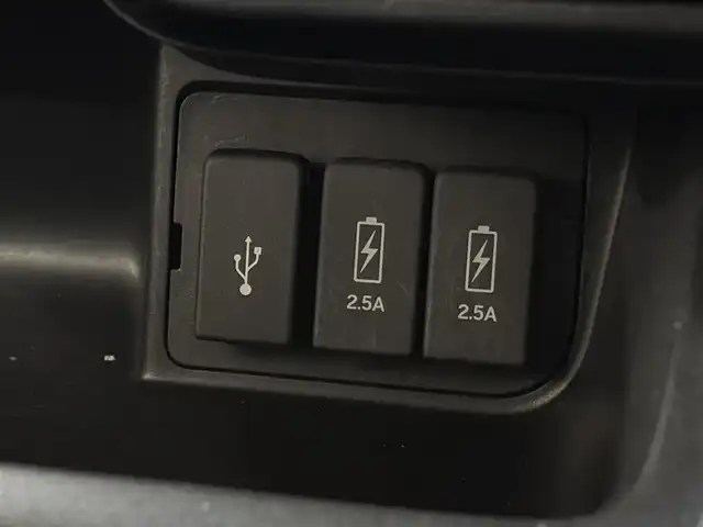 ホンダ Ｎ ＢＯＸ カスタム G L ターボ ホンダセンシング 三重県 2018(平30)年 4.7万km プレミアムホワイトパールⅡ ガソリン・ターボ/FF/MTモード付インパネCVT/純正 7インチナビ VXM-184VFi/（CD/DVD/FM/AM/TV/iPod/SD/USB/Bluetooth/AUX）/バックカメラ/両側パワースライドドア/ドライブレコーダー 前方/ビルトイン ETC/Honda SENSING/・衝突軽減ブレーキ［CMBS］/・車線維持支援システム［LKAS］/・アダプティブクルーズコントロール/・路外逸脱抑制機能/・標識認識機能/・先行車発進お知らせ機能/・VSA（ABS＆TRC＆横すべり抑制）/など/装備/・ハーフレザーシート/・オートエアコン/・オートライト/・LEDヘッドライト＆フロントフォグライト/・ステアリングスイッチ/・パドルシフト/・充電用USBジャック（2.5A急速充電対応）2ヶ＋入力用USBジャック1ヶ/・純正15inAW/・プッシュスタート/・スマートキーx1/など