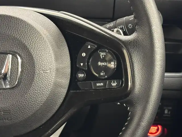 ホンダ Ｎ ＢＯＸ カスタム G L ターボ ホンダセンシング 三重県 2018(平30)年 4.7万km プレミアムホワイトパールⅡ ガソリン・ターボ/FF/MTモード付インパネCVT/純正 7インチナビ VXM-184VFi/（CD/DVD/FM/AM/TV/iPod/SD/USB/Bluetooth/AUX）/バックカメラ/両側パワースライドドア/ドライブレコーダー 前方/ビルトイン ETC/Honda SENSING/・衝突軽減ブレーキ［CMBS］/・車線維持支援システム［LKAS］/・アダプティブクルーズコントロール/・路外逸脱抑制機能/・標識認識機能/・先行車発進お知らせ機能/・VSA（ABS＆TRC＆横すべり抑制）/など/装備/・ハーフレザーシート/・オートエアコン/・オートライト/・LEDヘッドライト＆フロントフォグライト/・ステアリングスイッチ/・パドルシフト/・充電用USBジャック（2.5A急速充電対応）2ヶ＋入力用USBジャック1ヶ/・純正15inAW/・プッシュスタート/・スマートキーx1/など