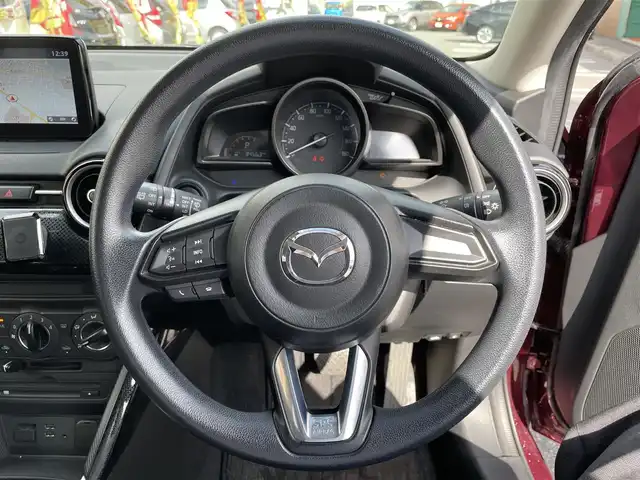 マツダ デミオ 13S 長野県 2017(平29)年 5.4万km ディープクリムゾンマイカ ４WD/スタッドレス積み込み/純正ナビ/・Bluetooth/TV/DVD/CD/AUX/社外ドライブレコーダー前方のみ/ETC/純正フロアマット/布系シート/冷房AC/純正15インチAW/HIDライト/衝突被害軽減システム/電格ミラー/W+サイドエアバッグ/ドアバイザー/スマートキー/取扱説明書