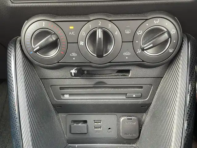 マツダ デミオ 13S 長野県 2017(平29)年 5.4万km ディープクリムゾンマイカ ４WD/スタッドレス積み込み/純正ナビ/・Bluetooth/TV/DVD/CD/AUX/社外ドライブレコーダー前方のみ/ETC/純正フロアマット/布系シート/冷房AC/純正15インチAW/HIDライト/衝突被害軽減システム/電格ミラー/W+サイドエアバッグ/ドアバイザー/スマートキー/取扱説明書