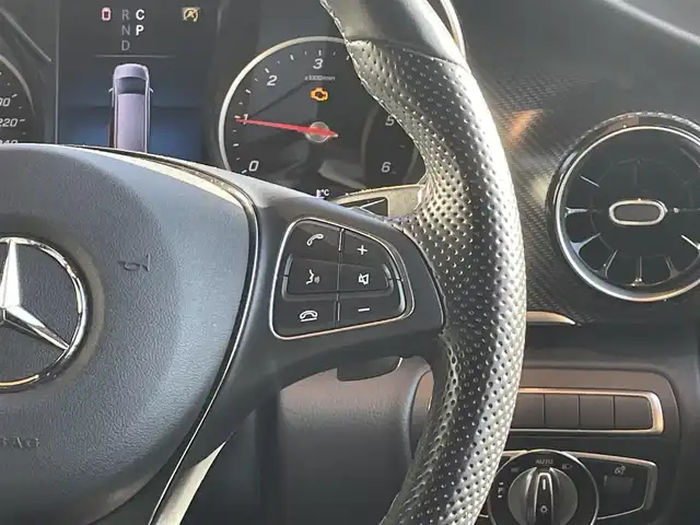 メルセデス・ベンツ Ｖ２２０ d AVG ロング AMGライン 高知県 2022(令4)年 2万km ロッククリスタルホワイト ワンオーナー/純正メモリナビ/【フルセグTV/BT】/社外CD/DVDオーディオ機器/バックカメラ/アラウンドビューモニター/ETC2.0/ドライブレコーダー/Burmesterサウンドシステム/ダブルサンルーフ/両側パワースライドドア/電動リアゲート/ルーフレール/本革レザーシート（黒）/シートヒーター/アクティブブレーキアシスト/ブラインドスポットアシスト/アテンションアシスト/レーンキープアシスト/純正フロアマット/プッシュスタート