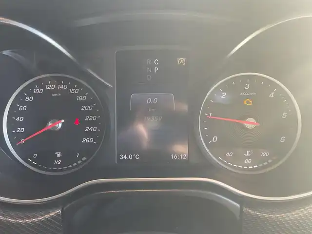 メルセデス・ベンツ Ｖ２２０ d AVG ロング AMGライン 高知県 2022(令4)年 2万km ロッククリスタルホワイト ワンオーナー/純正メモリナビ/【フルセグTV/BT】/社外CD/DVDオーディオ機器/バックカメラ/アラウンドビューモニター/ETC2.0/ドライブレコーダー/Burmesterサウンドシステム/ダブルサンルーフ/両側パワースライドドア/電動リアゲート/ルーフレール/本革レザーシート（黒）/シートヒーター/アクティブブレーキアシスト/ブラインドスポットアシスト/アテンションアシスト/レーンキープアシスト/純正フロアマット/プッシュスタート