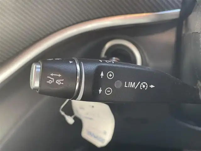 メルセデス・ベンツ Ｖ２２０ d AVG ロング AMGライン 高知県 2022(令4)年 2万km ロッククリスタルホワイト ワンオーナー/純正メモリナビ/【フルセグTV/BT】/社外CD/DVDオーディオ機器/バックカメラ/アラウンドビューモニター/ETC2.0/ドライブレコーダー/Burmesterサウンドシステム/ダブルサンルーフ/両側パワースライドドア/電動リアゲート/ルーフレール/本革レザーシート（黒）/シートヒーター/アクティブブレーキアシスト/ブラインドスポットアシスト/アテンションアシスト/レーンキープアシスト/純正フロアマット/プッシュスタート