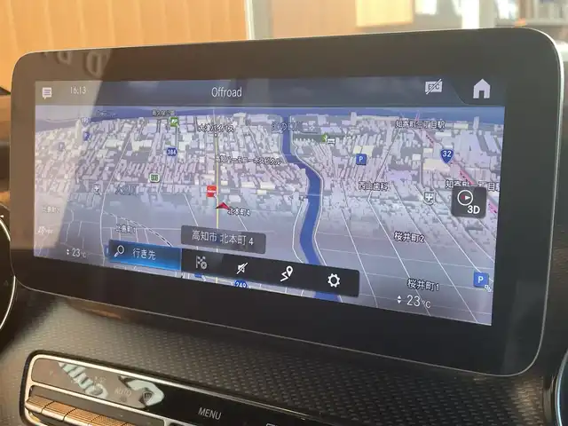 メルセデス・ベンツ Ｖ２２０ d AVG ロング AMGライン 高知県 2022(令4)年 2万km ロッククリスタルホワイト ワンオーナー/純正メモリナビ/【フルセグTV/BT】/社外CD/DVDオーディオ機器/バックカメラ/アラウンドビューモニター/ETC2.0/ドライブレコーダー/Burmesterサウンドシステム/ダブルサンルーフ/両側パワースライドドア/電動リアゲート/ルーフレール/本革レザーシート（黒）/シートヒーター/アクティブブレーキアシスト/ブラインドスポットアシスト/アテンションアシスト/レーンキープアシスト/純正フロアマット/プッシュスタート