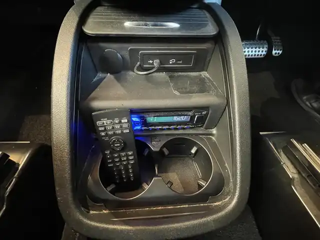 メルセデス・ベンツ Ｖ２２０ d AVG ロング AMGライン 高知県 2022(令4)年 2万km ロッククリスタルホワイト ワンオーナー/純正メモリナビ/【フルセグTV/BT】/社外CD/DVDオーディオ機器/バックカメラ/アラウンドビューモニター/ETC2.0/ドライブレコーダー/Burmesterサウンドシステム/ダブルサンルーフ/両側パワースライドドア/電動リアゲート/ルーフレール/本革レザーシート（黒）/シートヒーター/アクティブブレーキアシスト/ブラインドスポットアシスト/アテンションアシスト/レーンキープアシスト/純正フロアマット/プッシュスタート