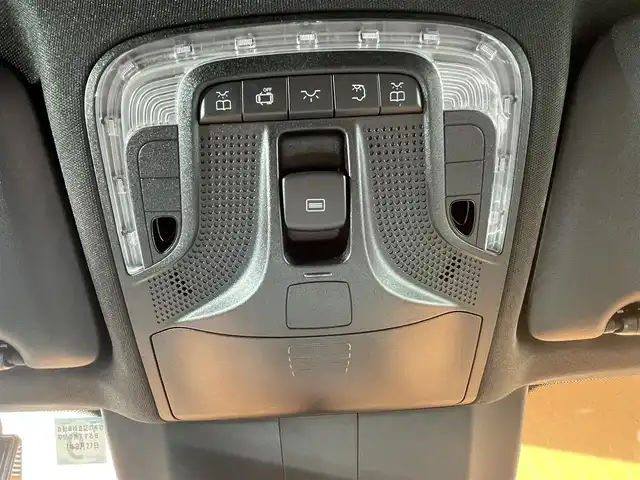 メルセデス・ベンツ Ｖ２２０ d AVG ロング AMGライン 高知県 2022(令4)年 2万km ロッククリスタルホワイト ワンオーナー/純正メモリナビ/【フルセグTV/BT】/社外CD/DVDオーディオ機器/バックカメラ/アラウンドビューモニター/ETC2.0/ドライブレコーダー/Burmesterサウンドシステム/ダブルサンルーフ/両側パワースライドドア/電動リアゲート/ルーフレール/本革レザーシート（黒）/シートヒーター/アクティブブレーキアシスト/ブラインドスポットアシスト/アテンションアシスト/レーンキープアシスト/純正フロアマット/プッシュスタート