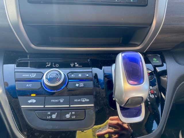 ホンダ フリード＋ ハイブリット EX 兵庫県 2018(平30)年 9.2万km ルナシルバーM 純正７型ナビ/・TV.BT.AM.FM/衝突軽減/レーダークルーズコントロール/バックカメラ/前席シートヒーター/両側パワースライドドア/前後ドラレコ/ビルトインＥＴＣ/前席ゴムマット/ドアバイザー/スペアキー×１