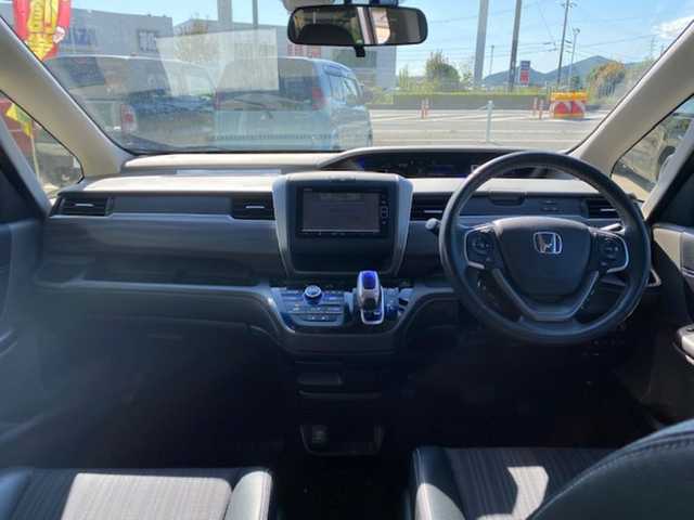 ホンダ フリード＋ ハイブリット EX 兵庫県 2018(平30)年 9.2万km ルナシルバーM 純正７型ナビ/・TV.BT.AM.FM/衝突軽減/レーダークルーズコントロール/バックカメラ/前席シートヒーター/両側パワースライドドア/前後ドラレコ/ビルトインＥＴＣ/前席ゴムマット/ドアバイザー/スペアキー×１