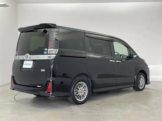 トヨタ ヴォクシー ハイブリッド ZS 煌Ⅲ 埼玉県 2021(令3)年 5.4万km ブラック 純正１０インチナビ　バックカメラ　ビルトインＥＴＣ２．０　前後ドライブレコーダー　三眼ＬＥＤ　セーフティセンス　クルーズコントロール　シートヒーター　純正アルミホイール　オートハイビーム　地デジＴＶ