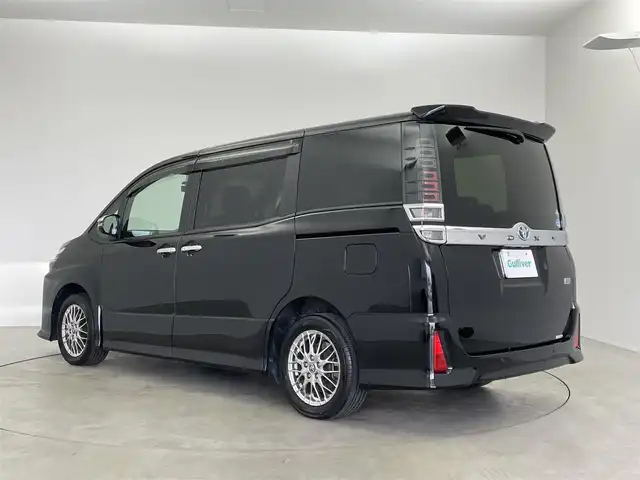 トヨタ ヴォクシー ハイブリッド ZS 煌Ⅲ 埼玉県 2021(令3)年 5.4万km ブラック 純正１０インチナビ　バックカメラ　ビルトインＥＴＣ２．０　前後ドライブレコーダー　三眼ＬＥＤ　セーフティセンス　クルーズコントロール　シートヒーター　純正アルミホイール　オートハイビーム　地デジＴＶ