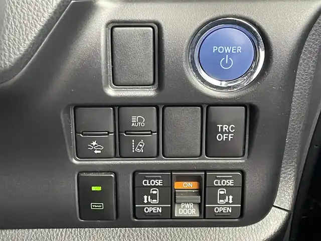 トヨタ ヴォクシー ハイブリッド ZS 煌Ⅲ 埼玉県 2021(令3)年 5.4万km ブラック 純正１０インチナビ　バックカメラ　ビルトインＥＴＣ２．０　前後ドライブレコーダー　三眼ＬＥＤ　セーフティセンス　クルーズコントロール　シートヒーター　純正アルミホイール　オートハイビーム　地デジＴＶ