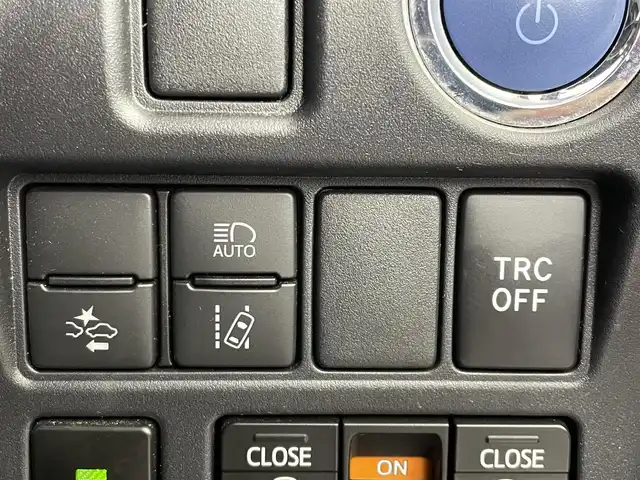 トヨタ ヴォクシー ハイブリッド ZS 煌Ⅲ 埼玉県 2021(令3)年 5.4万km ブラック 純正１０インチナビ　バックカメラ　ビルトインＥＴＣ２．０　前後ドライブレコーダー　三眼ＬＥＤ　セーフティセンス　クルーズコントロール　シートヒーター　純正アルミホイール　オートハイビーム　地デジＴＶ