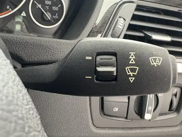 ＢＭＷ ３２０ｄ ラグジュアリー 滋賀県 2015(平27)年 5.1万km パール 純正8.8インチナビ　Bluetooth/AUX/DVD/CD/ビルトインETC/ドライブレコーダー/バックカメラ/追従クルーズコントロール/パワーシート/メモリーシート/ステアリングスイッチ/MTモード付AT/リアソナー/電動格納ミラー/HIDヘッドライト/プッシュスタート/スマートキー