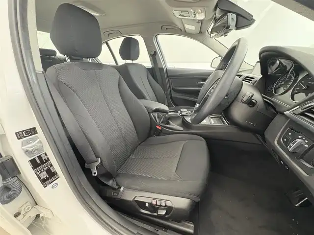 ＢＭＷ ３２０ｄ ラグジュアリー 滋賀県 2015(平27)年 5.1万km パール 純正8.8インチナビ　Bluetooth/AUX/DVD/CD/ビルトインETC/ドライブレコーダー/バックカメラ/追従クルーズコントロール/パワーシート/メモリーシート/ステアリングスイッチ/MTモード付AT/リアソナー/電動格納ミラー/HIDヘッドライト/プッシュスタート/スマートキー