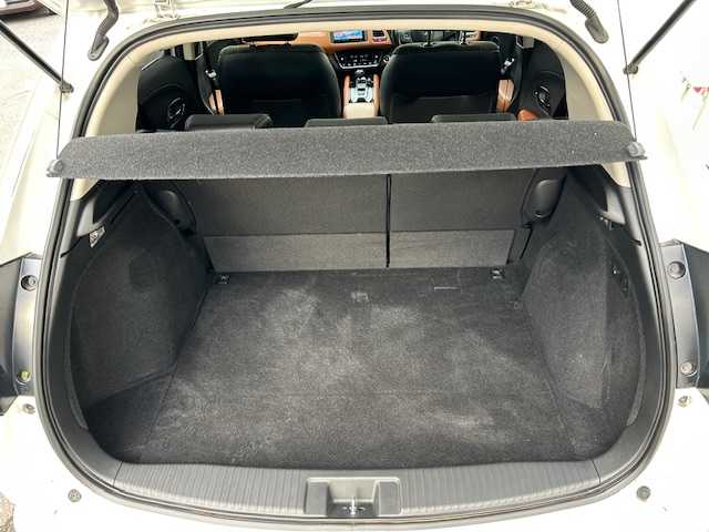 ホンダ ヴェゼル ハイブリッド Z 東京都 2015(平27)年 3.2万km ホワイトオーキッドパール ワンオーナー/純正メモリナビ/AM/FM/CD/DVD/BT/フルセグ/ 『VXM-155VFi』/バックカメラ/シティブレーキアクティブシステム/クルーズコントロール/パドルシフト/DN席シートヒーター/LEDヘッドライト/ドライブレコーダー/ETC/トノカバー/純正フロアマット/スペアキー×1/保証書/取扱説明書