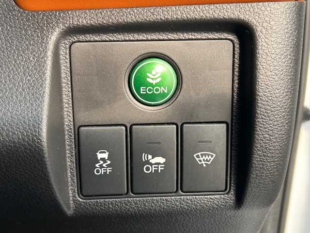 ホンダ ヴェゼル ハイブリッド Z 東京都 2015(平27)年 3.2万km ホワイトオーキッドパール ワンオーナー/純正メモリナビ/AM/FM/CD/DVD/BT/フルセグ/ 『VXM-155VFi』/バックカメラ/シティブレーキアクティブシステム/クルーズコントロール/パドルシフト/DN席シートヒーター/LEDヘッドライト/ドライブレコーダー/ETC/トノカバー/純正フロアマット/スペアキー×1/保証書/取扱説明書