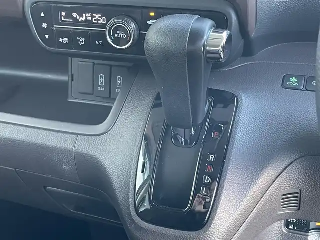 ホンダ Ｎ ＢＯＸ G･L ホンダセンシング カッパーブラウンスタイル 東京都 2018(平30)年 7.3万km パールⅡ ホンダセンシング/衝突軽減ブレーキ/レーントレーシングアシスト/バックソナー/アダプティブクルーズコントロール/純正SDナビ/CD/BT/AM/FM/TV/USB/バックカメラ/両側パワースライドドア/LEDヘッドライト/カーテンエアバック/2列目ロールサンシェード/前方ドライブレコーダー/ビルトインETC