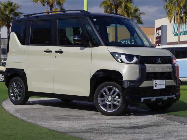 三菱 デリカミニ T プレミアム 静岡県 2024(令6)年 0.1万km未満 ベージュⅡ e-Assist/・衝突被害軽減ブレーキシステム（FCM）/・車線逸脱警報システム（LDW）/・レーダークルーズコントロールシステム（ACC）/・誤発進抑制機能（前進＆後退時）（UMS）/マイパイロット/レーダークルーズコントロール/ハンズフリー両側パワースライドドア/社外メモリーナビ/ワンセグTV/【CD再生可】/マルチアラウンドモニター/前席シートヒーター/LEDヘッドライト/ウインカーミラー/ステアリングヒーター/ステアリングスイッチ/コーナーセンサー/純正15インチアルミホイル/サイド/カーテンエアバッグ/キーレスオペレーションキー