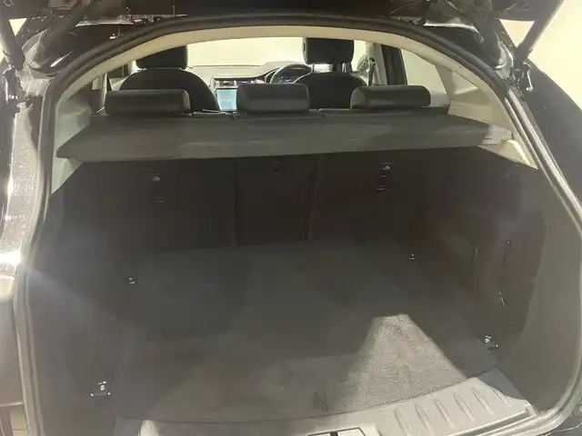 ジャガー ジャガー Ｅペース S P200 愛知県 2022(令4)年 4.1万km 黒 純正ナビ/360度カメラ/Bluetooth/アダプティブクルーズコントロール/ブラインドスポットモニター/レーンキープアシスト/革シート/シートヒーター/パワーシート/プッシュスタート/アイドリングストップ/ウィンカーミラー/LEDヘッドライト/パワーバックドア/ETC2.0