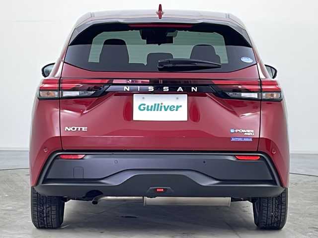 日産 ノート X FOUR 道央・札幌 2022(令4)年 1.6万km ガーネットレッド ・純正ナビ&BT&USB&AppleCarplay&AndroidAuto&HDMI/・寒冷地仕様/・クリアビューパッケージ/・インテリジェントエマージェンシーブレーキ/・インテリジェントFCW/・踏み間違い衝突防止アシスト/・標識検知機能/・ふらつき警報/・車線逸脱防止支援システム/・フロント&バックソナー/・エマージェンシーストップシグナル/・車両接近通報装置/・ワイヤレス充電/・ブラインドスポットモニター/・ステアリングヒーター/・プッシュスタート/・電動格納ミラー/・LEDヘッドライト/・オートライト/・スマートキー/・夏タイヤゴムのみ積込