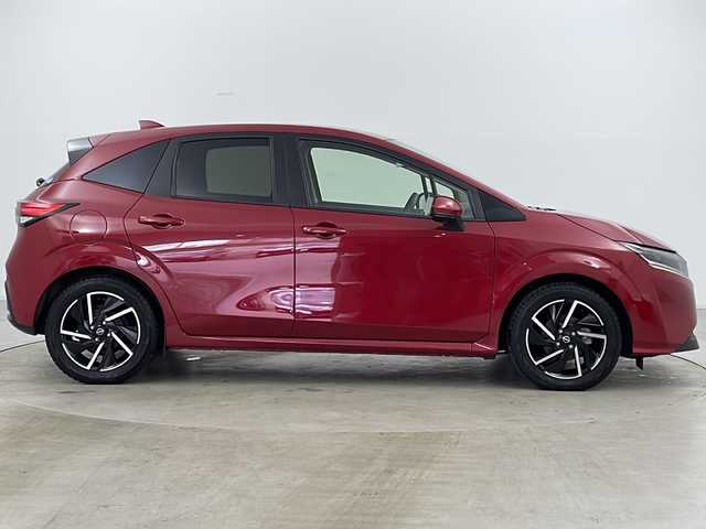 日産 ノート X FOUR 道央・札幌 2022(令4)年 1.6万km ガーネットレッド ・純正ナビ&BT&USB&AppleCarplay&AndroidAuto&HDMI/・寒冷地仕様/・クリアビューパッケージ/・インテリジェントエマージェンシーブレーキ/・インテリジェントFCW/・踏み間違い衝突防止アシスト/・標識検知機能/・ふらつき警報/・車線逸脱防止支援システム/・フロント&バックソナー/・エマージェンシーストップシグナル/・車両接近通報装置/・ワイヤレス充電/・ブラインドスポットモニター/・ステアリングヒーター/・プッシュスタート/・電動格納ミラー/・LEDヘッドライト/・オートライト/・スマートキー/・夏タイヤゴムのみ積込