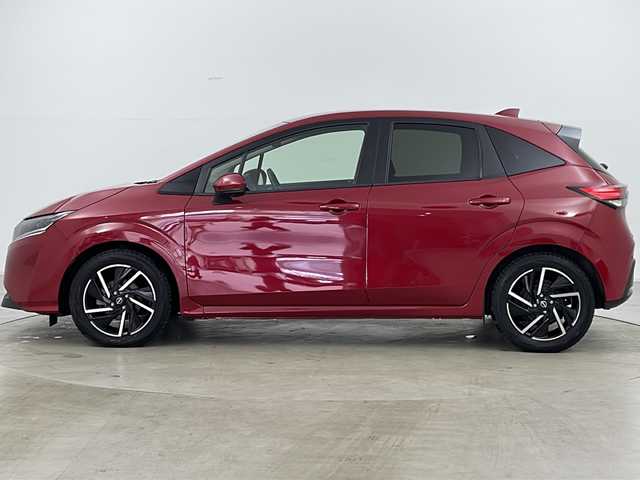 日産 ノート X FOUR 道央・札幌 2022(令4)年 1.6万km ガーネットレッド ・純正ナビ&BT&USB&AppleCarplay&AndroidAuto&HDMI/・寒冷地仕様/・クリアビューパッケージ/・インテリジェントエマージェンシーブレーキ/・インテリジェントFCW/・踏み間違い衝突防止アシスト/・標識検知機能/・ふらつき警報/・車線逸脱防止支援システム/・フロント&バックソナー/・エマージェンシーストップシグナル/・車両接近通報装置/・ワイヤレス充電/・ブラインドスポットモニター/・ステアリングヒーター/・プッシュスタート/・電動格納ミラー/・LEDヘッドライト/・オートライト/・スマートキー/・夏タイヤゴムのみ積込