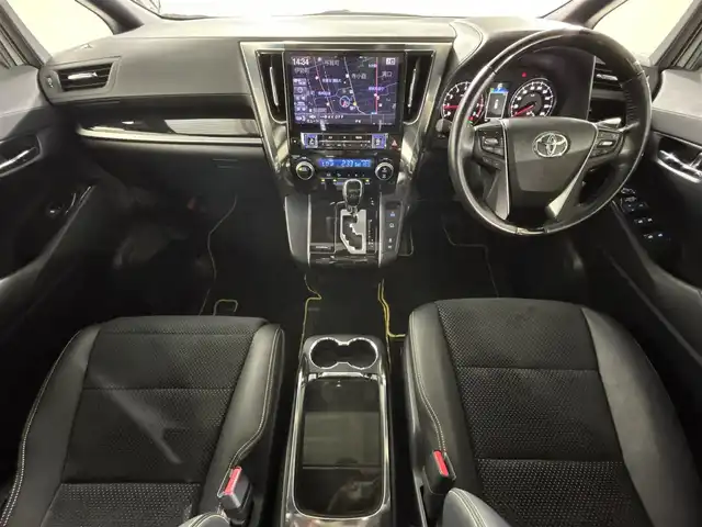 トヨタ ヴェルファイア Z Aエディション ゴールデンアイズ 佐賀県 2016(平28)年 5.2万km ホワイトパールクリスタルシャイン ツインムーンルーフ/ALPINE11インチBIGXナビ/ALPINEフリップダウンモニター/バックカメラ/両側パワースライドドア/クルーズコントロール/コーナーセンサー/ハーフレザーシート/オットマン/電動パーキングブレーキ/オートブレーキホールド/ウッドコンビステアリング/ステアリングスイッチ/プッシュスタート/スマートキー/LEDヘッドライト/フォグライト/純正アルミホイール