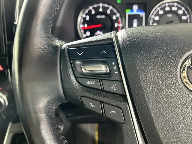 トヨタ ヴェルファイア Z Aエディション ゴールデンアイズ 佐賀県 2016(平28)年 5.2万km ホワイトパールクリスタルシャイン ツインムーンルーフ/ALPINE11インチBIGXナビ/ALPINEフリップダウンモニター/バックカメラ/両側パワースライドドア/クルーズコントロール/コーナーセンサー/ハーフレザーシート/オットマン/電動パーキングブレーキ/オートブレーキホールド/ウッドコンビステアリング/ステアリングスイッチ/プッシュスタート/スマートキー/LEDヘッドライト/フォグライト/純正アルミホイール