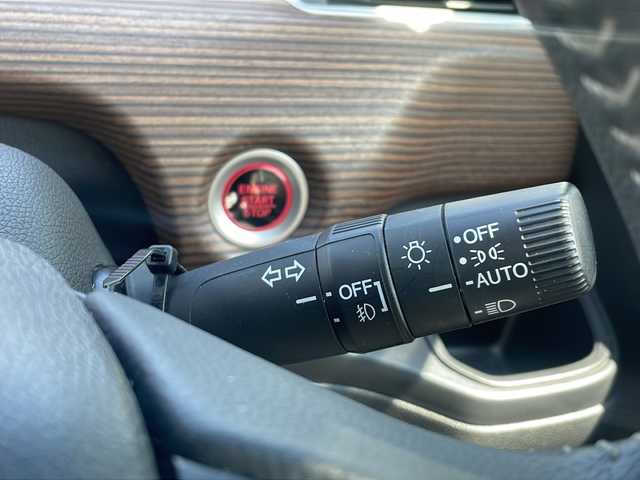 ホンダ フリード＋ クロスター ホンダセンシング 長野県 2020(令2)年 4.3万km プラチナホワイトパール 純正 7インチナビ VXM-204VFi/（CD/DVD/AM/FM/TV/iPod/SD/USB/Bluetooth/AUX）/バックカメラ/両側パワースライドドア/前後ドライブレコーダー/ビルトイン ETC/クロスター専用内外装/Honda SENSING/・衝突軽減ブレーキ［CMBS］/・車線維持支援システム［LKAS］/・アダプティブクルーズコントロール［ACC］/・路外逸脱抑制機能/・先行車発進お知らせ機能/・標識認識機能/ハーフレザーシート/オートライト/LED ヘッドライト/フォグライト/・ステアリングスイッチ/・プッシュスタート/・純正15インチアルミホイール/・スマートキーx2