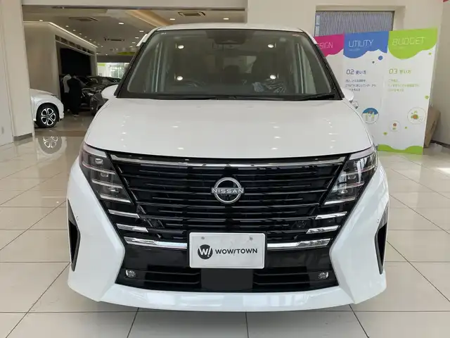 日産 セレナ e－パワー ハイウェイスター V 埼玉県 2025(令7)年 0.1千km プリズムホワイト エマージェンシーブレーキ /純正フリップダウンモニター /純正メモリナビ /　　BT/フルセグ/HDMI/Apple CarPlay /アラウンドビューモニター /両側パワースライドドア /LEDオートライト /純正16インチAW /ワイヤレス充電/インテリミラー/ステアリングスイッチ /純正ETC2.0