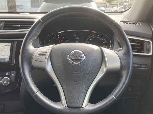 日産 エクストレイル 20X エマージェンシーブレーキ 東京都 2014(平26)年 4.8万km ブリリアントホワイトパール 社外メモリナビ/【フルセグ・DVD再生可・CD・Bluetooth】/バックカメラ/ETC/前後ドライブレコーダー/後席ディスプレイ/前席シートヒーター/電動格納ミラー/ミラーヒーター/横滑り防止機能/アイドリングストップ/プッシュスタート/スマートキー/スペアキーあり/純正フロアマット/純正ドアバイザー/新車保証書/取扱説明書