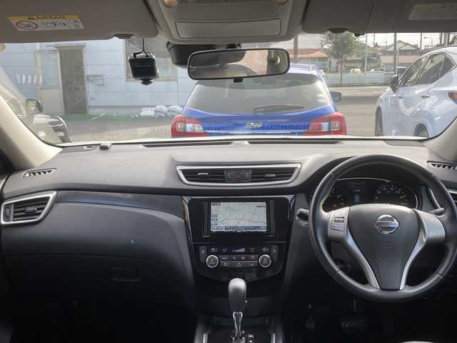 日産 エクストレイル 20X エマージェンシーブレーキ 東京都 2014(平26)年 4.8万km ブリリアントホワイトパール 社外メモリナビ/【フルセグ・DVD再生可・CD・Bluetooth】/バックカメラ/ETC/前後ドライブレコーダー/後席ディスプレイ/前席シートヒーター/電動格納ミラー/ミラーヒーター/横滑り防止機能/アイドリングストップ/プッシュスタート/スマートキー/スペアキーあり/純正フロアマット/純正ドアバイザー/新車保証書/取扱説明書