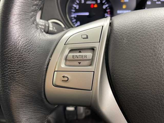 日産 エクストレイル 20X エマージェンシーブレーキ 道央・札幌 2014(平26)年 4.9万km ブリリアントホワイトパール ・社外メモリナビ/　CD/DVD/BT/・フルセグTV/・バックカメラ/・ETC/・前後ドライブレコーダー/・後席ディスプレイ/・社外ドライブレコーダー/・前席シートヒーター/・ETC/・オートライト/・LEDヘッドライト/・アイドリングストップ/・電動格納ミラー/・ミラーヒーター/・横滑り防止機能/・アイドリングストップ/・プッシュスタート/・スマートキー/・スペアキー/・純正フロアマット/・純正ドアバイザー/・新車保証書/・取扱説明書