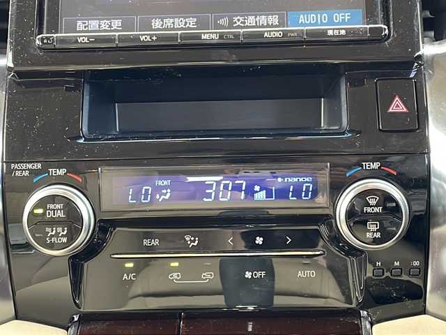 トヨタ アルファードハイブリット X 長野県 2016(平28)年 8.4万km ブラック フルタイム4WD/純正9インチナビ（NSZT-Y66T）/FM・AM・DVD・CD・フルセグテレビ/Bluetooth Audio/純正12.1インチフリップダウンモニター/衝突被害軽減ブレーキ/前後ドライブレコーダー/前後コーナーセンサー/ワイパーデアイサー/AC100V/LEDヘッドライト/オートライト/ドアバイザー/プッシュスタート/スマートキー/スペアキー/保証書/ETC