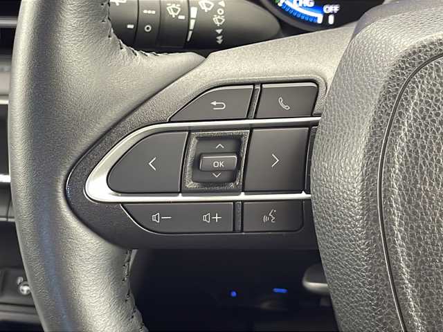 トヨタ ヴォクシー ハイブリッド S－Z 千葉県 2022(令4)年 2.5万km ホワイトパールクリスタルシャイン 純正ナビ/　CD/DVD/Bluetooth/フルセグTV/　Apple car play/Android Auto/純正14インチフリップダウンモニター/トヨタセーフティセンス/レーダークルーズコントロール/レーンキープアシスト/衝突軽減ブレーキ/クリアランスソナー/先行車発進警報/ロードサインアシスト/ブラインドスポットモニター/全方位カメラ/パーキングアシスト/電動パーキング/オートホールド/オートハイビーム/両側パワスラ/前席シートヒーター/ハーフレザーシート/１００V充電/LEDライト/ビルトインETC2.0/エレクトロシフト/フロアマット