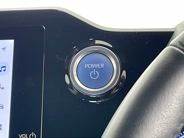 トヨタ ヴォクシー ハイブリッド S－Z 千葉県 2022(令4)年 2.5万km ホワイトパールクリスタルシャイン 純正ナビ/　CD/DVD/Bluetooth/フルセグTV/　Apple car play/Android Auto/純正14インチフリップダウンモニター/トヨタセーフティセンス/レーダークルーズコントロール/レーンキープアシスト/衝突軽減ブレーキ/クリアランスソナー/先行車発進警報/ロードサインアシスト/ブラインドスポットモニター/全方位カメラ/パーキングアシスト/電動パーキング/オートホールド/オートハイビーム/両側パワスラ/前席シートヒーター/ハーフレザーシート/１００V充電/LEDライト/ビルトインETC2.0/エレクトロシフト/フロアマット