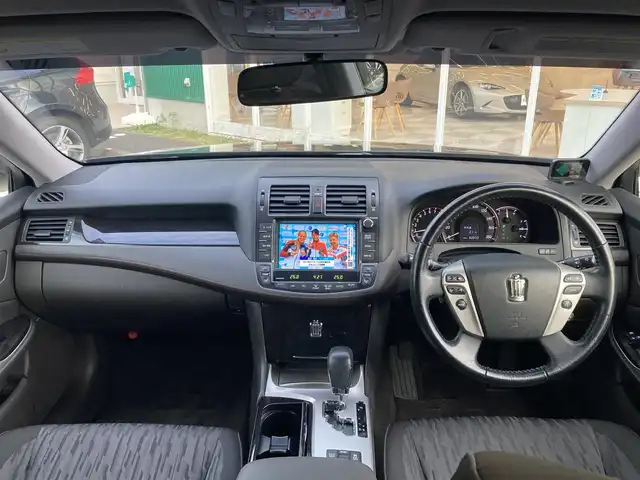 トヨタ クラウン アスリート 愛媛県 2011(平23)年 6.3万km ブラック メーカーオプションHDDナビ/・CD/DVD/フルセグTV/MSV/・バックカメラ/クルーズコントロール/ビルトインETC/前座席パワーシート/社外レーダー/HIDオートライト/プッシュスタート/・スペアキー/SPORT/SNOW/ECOMODE/取扱説明書/保証書