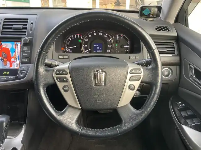 トヨタ クラウン アスリート 愛媛県 2011(平23)年 6.3万km ブラック メーカーオプションHDDナビ/・CD/DVD/フルセグTV/MSV/・バックカメラ/クルーズコントロール/ビルトインETC/前座席パワーシート/社外レーダー/HIDオートライト/プッシュスタート/・スペアキー/SPORT/SNOW/ECOMODE/取扱説明書/保証書