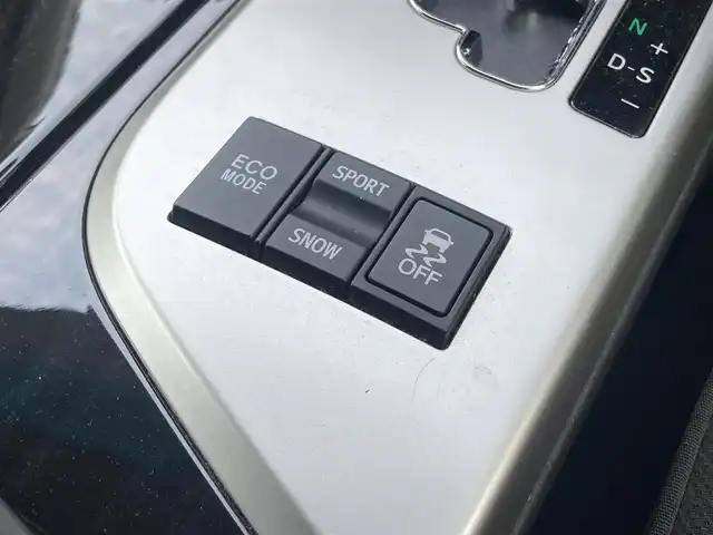 トヨタ クラウン アスリート 愛媛県 2011(平23)年 6.3万km ブラック メーカーオプションHDDナビ/・CD/DVD/フルセグTV/MSV/・バックカメラ/クルーズコントロール/ビルトインETC/前座席パワーシート/社外レーダー/HIDオートライト/プッシュスタート/・スペアキー/SPORT/SNOW/ECOMODE/取扱説明書/保証書