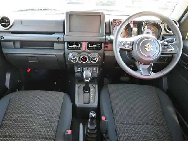 スズキ ジムニー ノマド FC 千葉県 2025(令7)年 0.1万km ベージュⅡ デュアルカメラブレーキサポート/レーダークルーズコントロール/アイドリングストップ/革巻きステアリング/ステアリングスイッチ/前席シートヒーター/LEDヘッドライト/フォグライト/ウインカーミラー/リアコーナーセンサー/純正15インチアルミホイル/サイド/カーテンエアバッグ/携帯リモコン