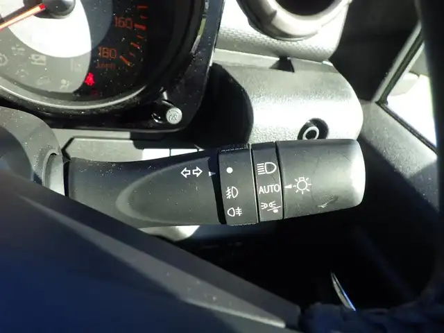 スズキ ジムニー ノマド FC 千葉県 2025(令7)年 0.1万km ベージュⅡ デュアルカメラブレーキサポート/レーダークルーズコントロール/アイドリングストップ/革巻きステアリング/ステアリングスイッチ/前席シートヒーター/LEDヘッドライト/フォグライト/ウインカーミラー/リアコーナーセンサー/純正15インチアルミホイル/サイド/カーテンエアバッグ/携帯リモコン