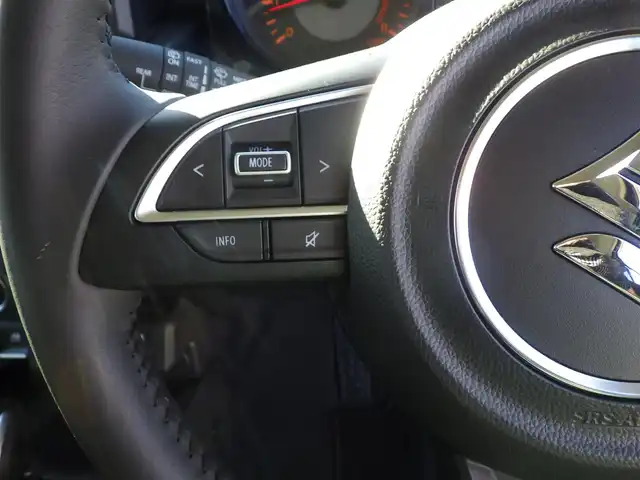 スズキ ジムニー ノマド FC 千葉県 2025(令7)年 0.1万km ベージュⅡ デュアルカメラブレーキサポート/レーダークルーズコントロール/アイドリングストップ/革巻きステアリング/ステアリングスイッチ/前席シートヒーター/LEDヘッドライト/フォグライト/ウインカーミラー/リアコーナーセンサー/純正15インチアルミホイル/サイド/カーテンエアバッグ/携帯リモコン