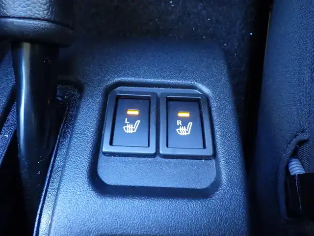 スズキ ジムニー ノマド FC 千葉県 2025(令7)年 0.1万km ベージュⅡ デュアルカメラブレーキサポート/レーダークルーズコントロール/アイドリングストップ/革巻きステアリング/ステアリングスイッチ/前席シートヒーター/LEDヘッドライト/フォグライト/ウインカーミラー/リアコーナーセンサー/純正15インチアルミホイル/サイド/カーテンエアバッグ/携帯リモコン