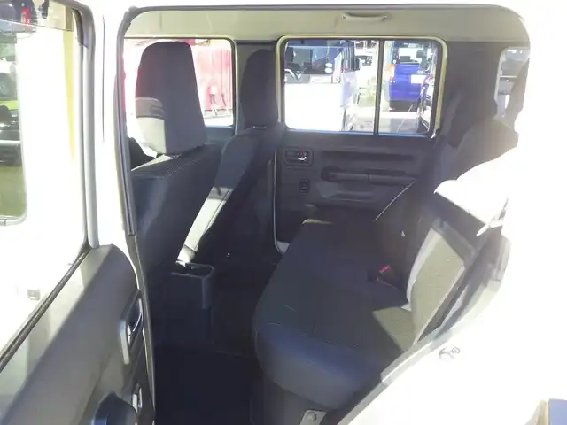 スズキ ジムニー ノマド FC 千葉県 2025(令7)年 0.1万km ベージュⅡ デュアルカメラブレーキサポート/レーダークルーズコントロール/アイドリングストップ/革巻きステアリング/ステアリングスイッチ/前席シートヒーター/LEDヘッドライト/フォグライト/ウインカーミラー/リアコーナーセンサー/純正15インチアルミホイル/サイド/カーテンエアバッグ/携帯リモコン