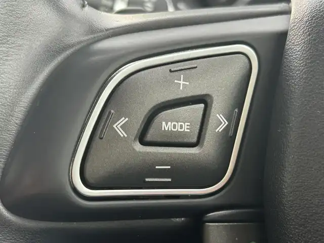 ランドローバー レンジローバーイヴォーク SEプラス 山形県 2016(平28)年 4万km フジホワイト ４WD/純正ナビ/FM/AM/Bluetooth/バックカメラ/MERIDIANサウンド/クルーズコントロール/パドルシフト/アイドリングストップ/横滑り防止装置/電動パーキングブレーキ/プッシュスタート/シートヒータ/フォグランプ/AUTOライト/USB端子/ETC