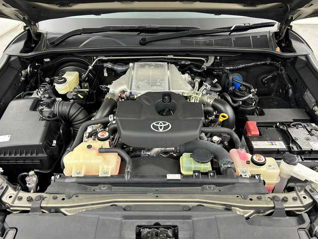 トヨタ ハイラックス Z 三重県 2021(令3)年 3.4万km オキサイドブロンズM /禁煙車//純正7型ナビ/　フルセグTV/Bluetooth/HDMI//バックカメラ//トノカバー//レーダークルーズコントロール//フォグライト//純正アルミホイール//衝突軽減ブレーキシステム//オートライト//プッシュスタート//ETC//スマートキー//センターデフロック//ダウンヒルアシストコントロール//純正LEDヘッドライト//前後ドラレコ//コーナーセンサー//アイドリングストップ